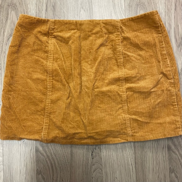 🍯 Corduroy Button Up Mini Skirt 🍯 - Picture 6 of 6